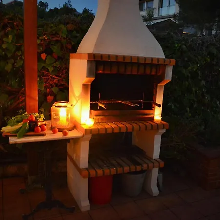 Villa Les Moreres De Sitges, Mediterranean-Style Family Escape Exterior photo