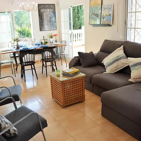 Villa Les Moreres De Sitges, Mediterranean-Style Family Escape Exterior photo