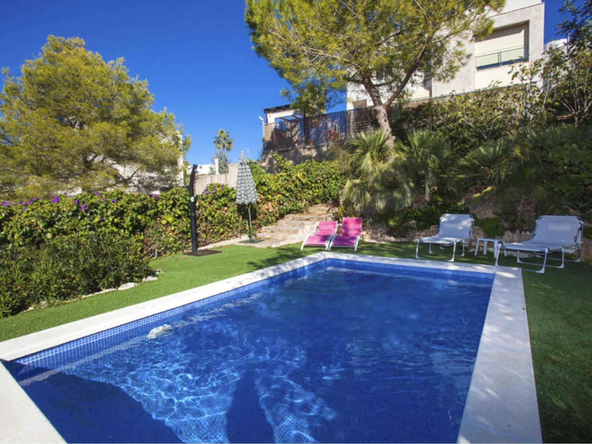 Villa Les Moreres De Sitges, Mediterranean-style Family Escape